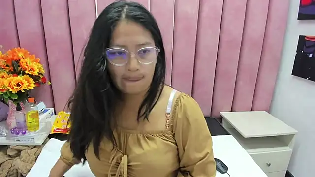 Snapshot of Miaa_Smiith_ chatting on October 12, 2025, 3:08 am Miaa Smiith  online show from October 12, 2025, 3:08 am