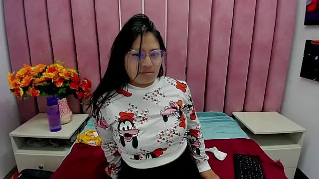 Snapshot of Miaa_Smiith_ chatting on September 25, 2025, 3:01 am Miaa Smiith  online show from September 25, 2025, 3:01 am