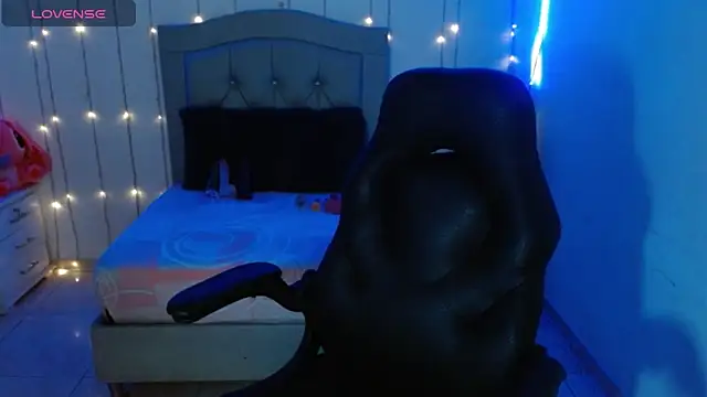 Snapshot of Alison_girl20 chatting on September 25, 2025, 8:37 pm Alison girl20 online show from September 25, 2025, 8:37 pm