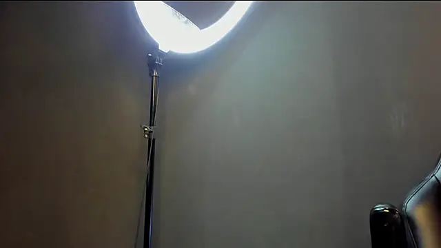 Snapshot of bradley_smith chatting on October 31, 2025, 3:47 am bradley smith online show from October 31, 2025, 3:47 am