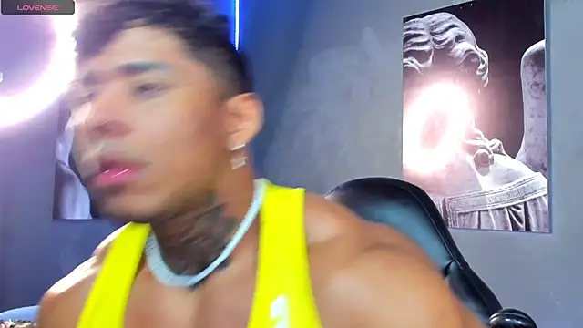 Snapshot of bradley_smith chatting on October 23, 2025, 4:00 am bradley smith online show from October 23, 2025, 4:00 am