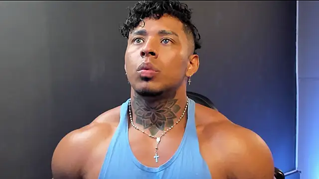 Snapshot of bradley_smith chatting on November 1, 2025, 4:08 am bradley smith online show from November 1, 2025, 4:08 am