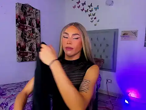 Ambarhilton online show from October 1, 2025, 6:56 pm