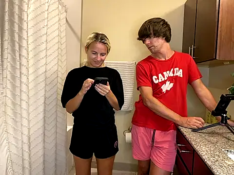 Snapshot of girlfriendmissy chatting on September 24, 2025, 12:29 am girlfriendmissy online show from September 24, 2025, 12:29 am