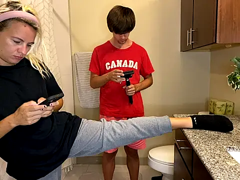 Snapshot of girlfriendmissy chatting on September 24, 2025, 11:21 pm girlfriendmissy online show from September 24, 2025, 11:21 pm