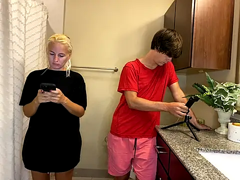 Snapshot of girlfriendmissy chatting on September 26, 2025, 4:47 pm girlfriendmissy online show from September 26, 2025, 4:47 pm