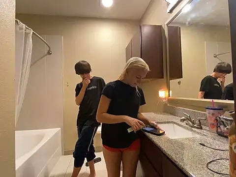 girlfriendmissy online show from January 12, 2025, 6:05 pm