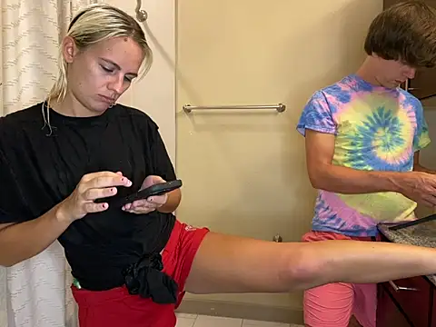 Snapshot of girlfriendmissy chatting on September 21, 2025, 12:05 am girlfriendmissy online show from September 21, 2025, 12:05 am