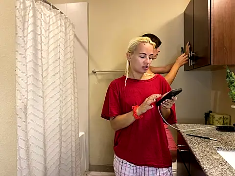 Snapshot of girlfriendmissy chatting on October 14, 2025, 3:56 pm girlfriendmissy online show from October 14, 2025, 3:56 pm