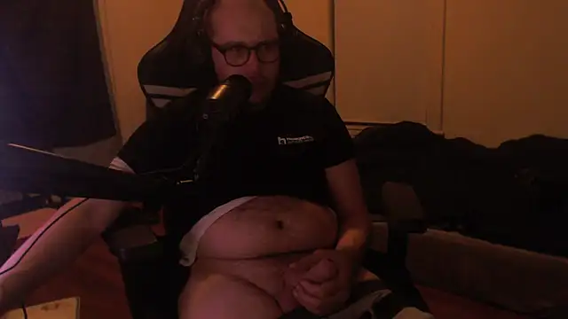 chicostick413 online show from September 18, 2025, 2:36 am