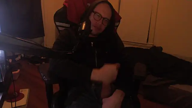 chicostick413 online show from October 6, 2025, 7:42 am