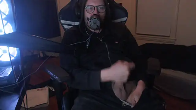 chicostick413 online show from September 23, 2025, 12:17 am