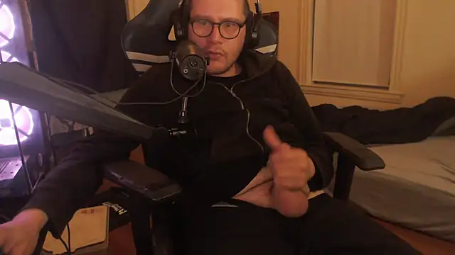 chicostick413 online show from September 21, 2025, 12:05 am