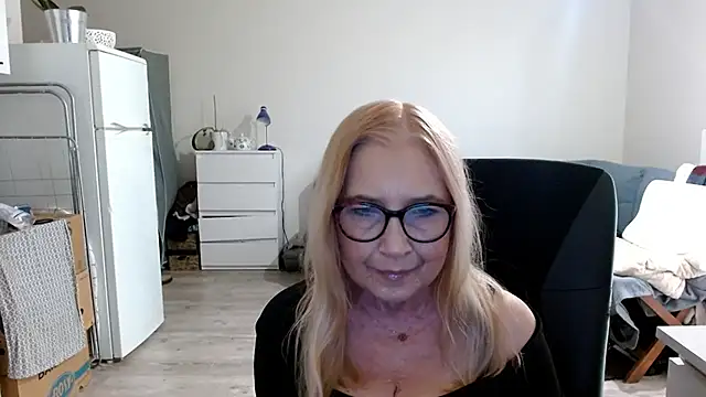 Snapshot of sofia_xkiss chatting on March 3, 2025, 7:57 am sofia xkiss online show from March 3, 2025, 7:57 am