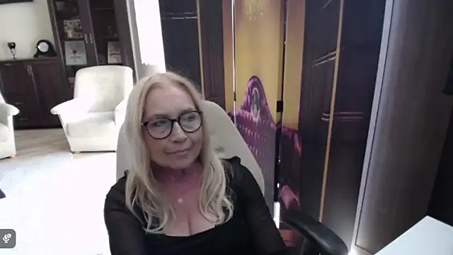 sofia xkiss online show from July 13, 2026, 1:43 pm