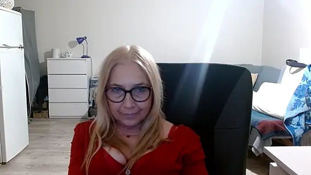 Snapshot of sofia_xkiss chatting on March 18, 2025, 5:55 pm sofia xkiss online show from March 18, 2025, 5:55 pm