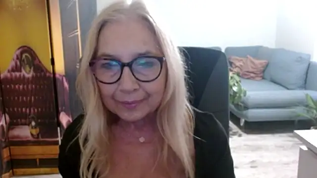 sofia xkiss online show from November 12, 2025, 2:54 pm