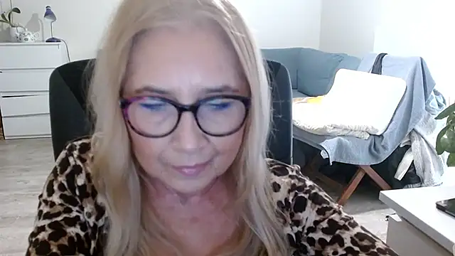Snapshot of sofia_xkiss chatting on February 8, 2025, 7:37 am sofia xkiss online show from February 8, 2025, 7:37 am