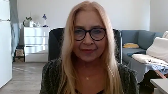 Snapshot of sofia_xkiss chatting on February 22, 2025, 2:41 pm sofia xkiss online show from February 22, 2025, 2:41 pm