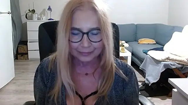 Snapshot of sofia_xkiss chatting on February 22, 2025, 5:46 pm sofia xkiss online show from February 22, 2025, 5:46 pm