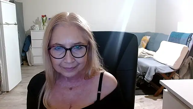 Snapshot of sofia_xkiss chatting on March 9, 2025, 6:11 pm sofia xkiss online show from March 9, 2025, 6:11 pm