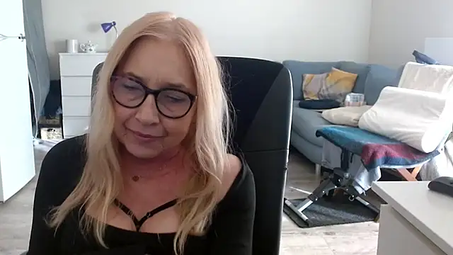 Snapshot of sofia_xkiss chatting on March 19, 2025, 2:35 pm sofia xkiss online show from March 19, 2025, 2:35 pm