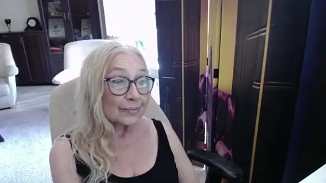 sofia xkiss online show from June 26, 2026, 6:52 am