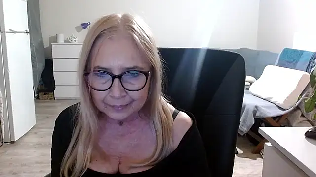 Snapshot of sofia_xkiss chatting on March 16, 2025, 6:01 pm sofia xkiss online show from March 16, 2025, 6:01 pm