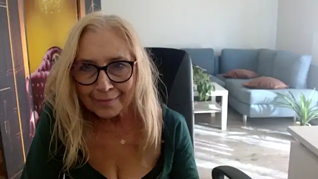 Snapshot of sofia_xkiss chatting on September 9, 2025, 1:42 pm sofia xkiss online show from September 9, 2025, 1:42 pm