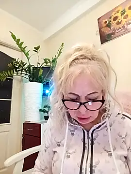 Snapshot of SusieNoreen chatting on October 1, 2025, 1:11 am SusieNoreen online show from October 1, 2025, 1:11 am