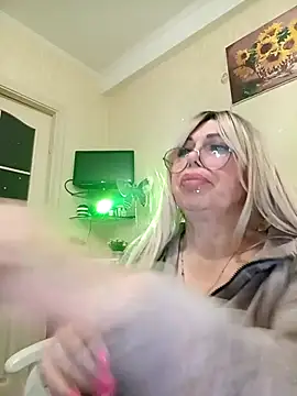 Snapshot of SusieNoreen chatting on October 7, 2025, 3:40 am SusieNoreen online show from October 7, 2025, 3:40 am