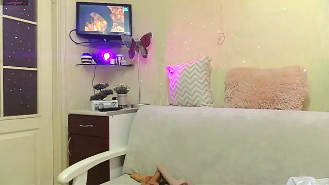 Snapshot of SusieNoreen chatting on October 28, 2025, 12:48 pm SusieNoreen online show from October 28, 2025, 12:48 pm