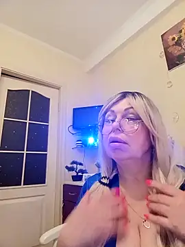 Snapshot of SusieNoreen chatting on October 14, 2025, 1:06 am SusieNoreen online show from October 14, 2025, 1:06 am