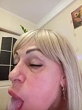 Snapshot of SusieNoreen chatting on September 22, 2025, 1:44 am SusieNoreen online show from September 22, 2025, 1:44 am