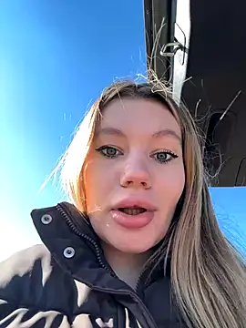 justmila online show from November 4, 2025, 10:41 am