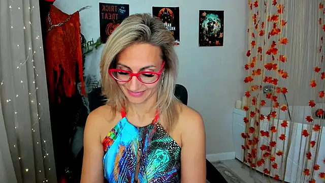 Snapshot of MuseOfStage chatting on October 15, 2025, 12:02 pm MuseOfStage online show from October 15, 2025, 12:02 pm