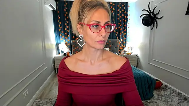 Snapshot of MuseOfStage chatting on October 24, 2025, 12:26 pm MuseOfStage online show from October 24, 2025, 12:26 pm