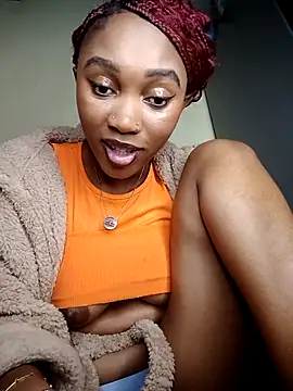 Snapshot of Shria107 chatting on October 14, 2025, 11:04 pm Shria107 online show from October 14, 2025, 11:04 pm