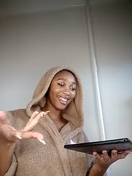 Shria107 online show from November 26, 2025, 12:05 pm