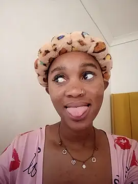 Snapshot of Shria107 chatting on September 17, 2025, 1:13 pm Shria107 online show from September 17, 2025, 1:13 pm