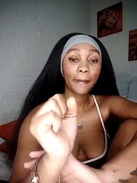 Shria107 online show from December 22, 2025, 11:49 pm