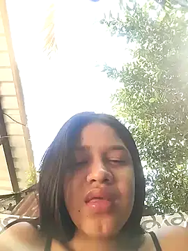 Snapshot of Little_Pau_Dirty chatting on January 7, 2025, 3:23 pm Little Pau Dirty online show from January 7, 2025, 3:23 pm
