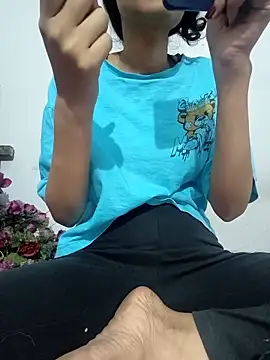 Snapshot of catreena chatting on October 16, 2025, 6:49 pm catreena online show from October 16, 2025, 6:49 pm