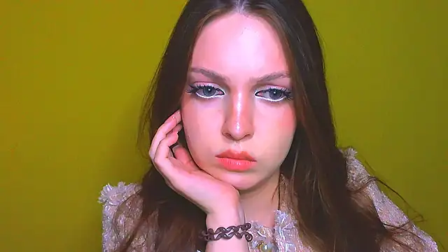 Snapshot of miss_merciless_ chatting on April 19, 2026, 6:21 pm miss merciless online show from April 19, 2026, 6:21 pm
