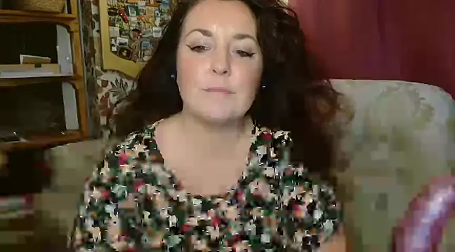 Snapshot of curvyisabella90 chatting on February 12, 2025, 5:37 pm curvyisabella90 online show from February 12, 2025, 5:37 pm