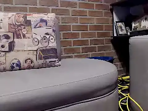 MaximoTorricelli online show from February 14, 2025, 1:34 am