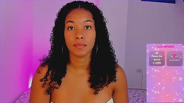 Snapshot of sasha_fox00 chatting on February 14, 2026, 5:07 am sasha fox00 online show from February 14, 2026, 5:07 am