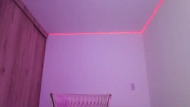 abril ricci online show from September 30, 2025, 4:18 am