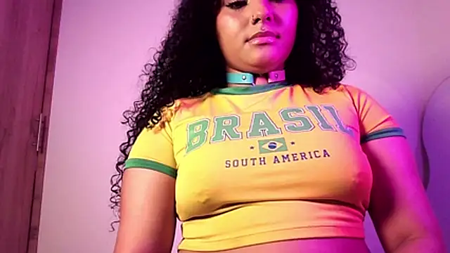 abril ricci online show from November 3, 2025, 9:40 pm