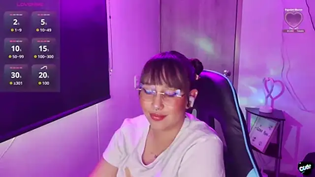 Skarlet Adams28 online show from May 28, 2026, 8:37 pm